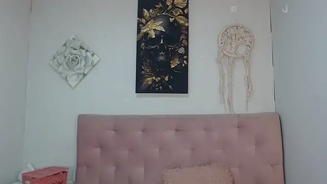 Emma-Wilson online show from 03.15.25