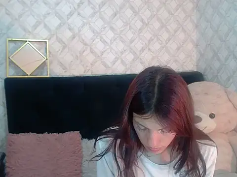 Emma-Wilson online show from 09.25.25