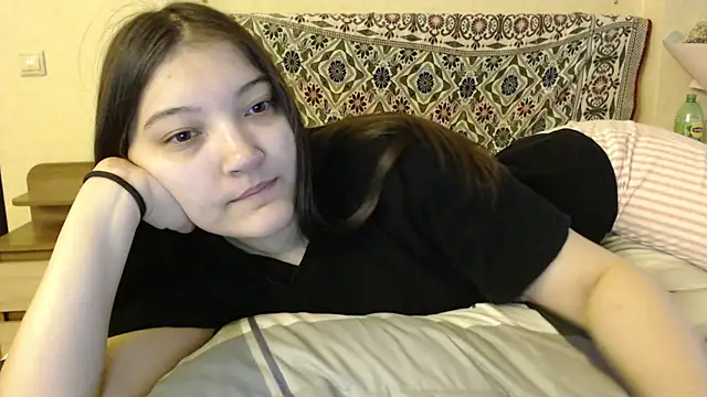 Snapshot of AlisaDevis chatting on 01.12.25 AlisaDevis online show from 01.12.25