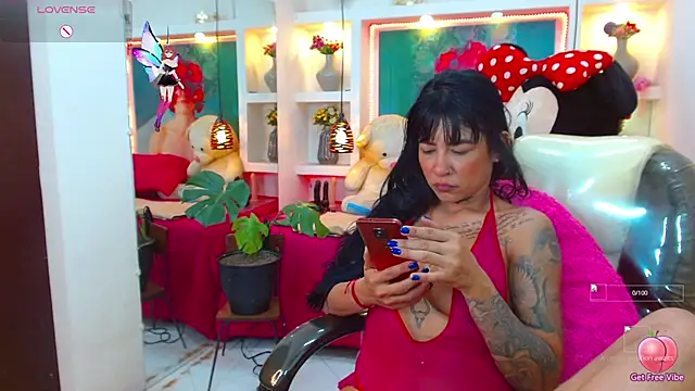 lorenapinto online show from 10.27.25