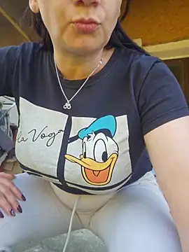 Snapshot of KristenVega chatting on 04.26.26 KristenVega online show from 04.26.26