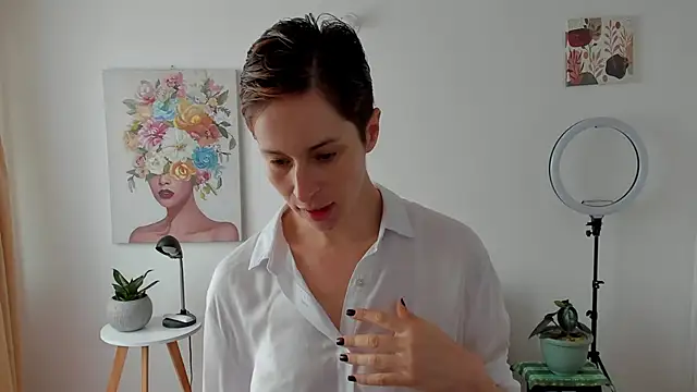 cuddlingbunny online show from 02.16.25