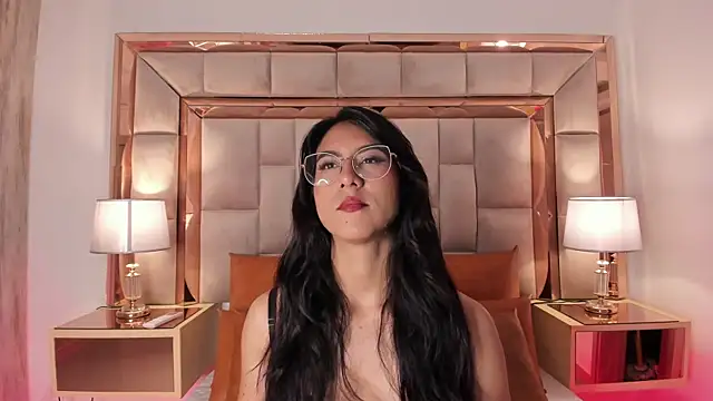 DaraBeckett online show from 12.26.24