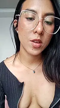 DaraBeckett online show from 04.11.26