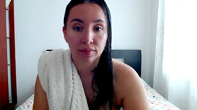 Snapshot of emely_sexx20 chatting on 09.12.25 emely sexx20 online show from 09.12.25
