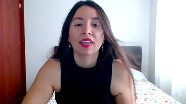 Snapshot of emely_sexx20 chatting on 10.08.25 emely sexx20 online show from 10.08.25