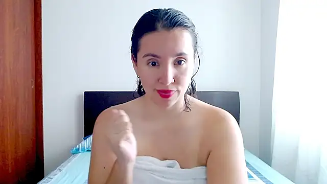 Snapshot of emely_sexx20 chatting on 10.18.25 emely sexx20 online show from 10.18.25