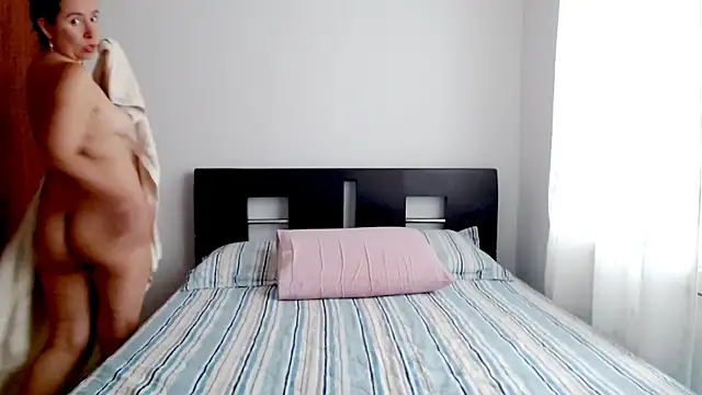 emely sexx20 online show from 12.15.25