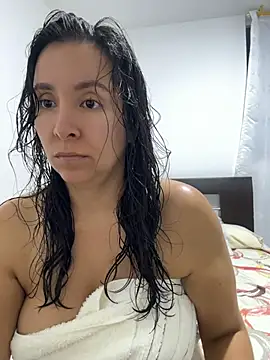 Snapshot of emely_sexx20 chatting on 07.01.26 emely sexx20 online show from 07.01.26