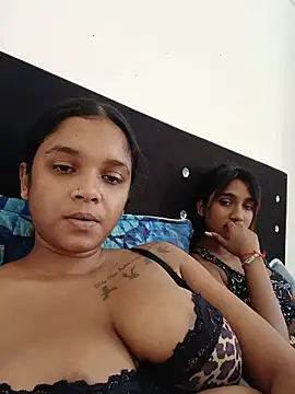 Snapshot of Indianqueen03 chatting on 07.07.26 Indianqueen03 online show from 07.07.26