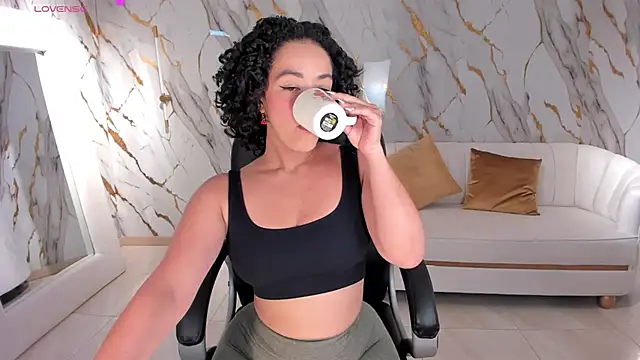 AlessaRomero online show from 03.10.25