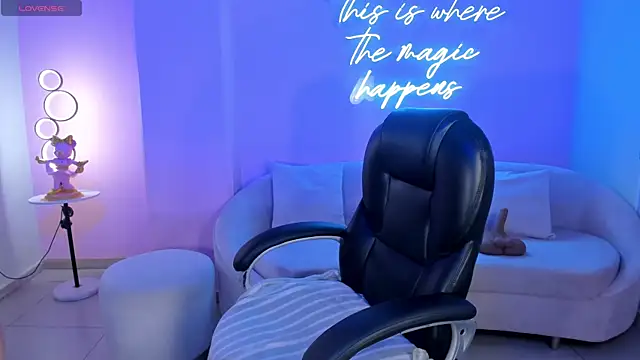 AlessaRomero online show from 10.23.25