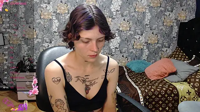 Snapshot of pretty_cristal69 chatting on 04.23.26 pretty cristal69 online show from 04.23.26