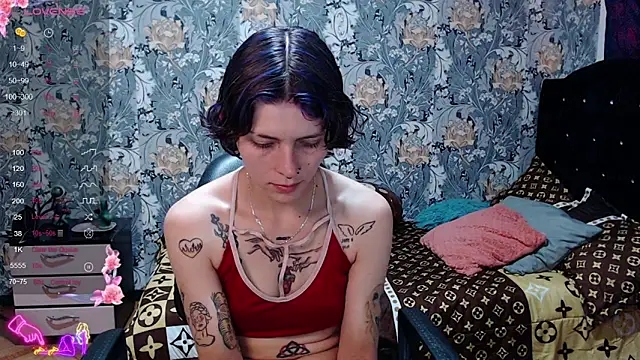Snapshot of pretty_cristal69 chatting on 04.26.26 pretty cristal69 online show from 04.26.26