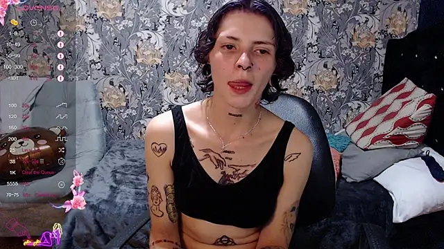 Snapshot of pretty_cristal69 chatting on 05.10.26 pretty cristal69 online show from 05.10.26
