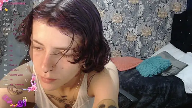 Snapshot of pretty_cristal69 chatting on 05.21.26 pretty cristal69 online show from 05.21.26