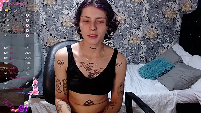 Snapshot of pretty_cristal69 chatting on 05.30.26 pretty cristal69 online show from 05.30.26
