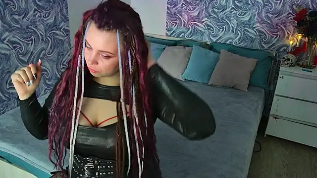 Miss Maya Mils online show from 05.19.26