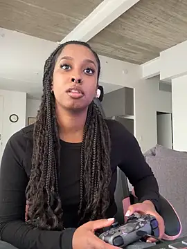 Your Paris online show from 12.02.25