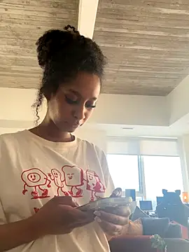 Your Paris online show from 12.19.25