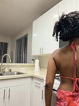 Your Paris online show from 03.05.26