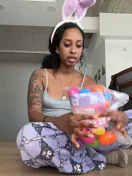 Your Paris online show from 04.03.26