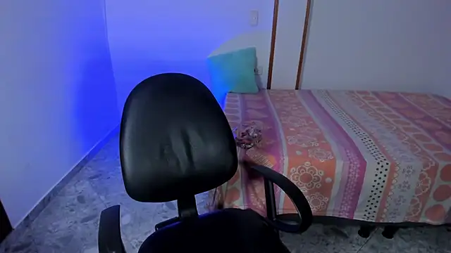 iris torrez  online show from 09.23.25