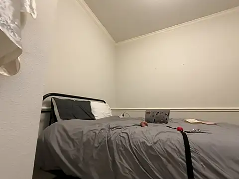 Snapshot of magicalc00ch chatting on 04.13.26 magicalc00ch online show from 04.13.26