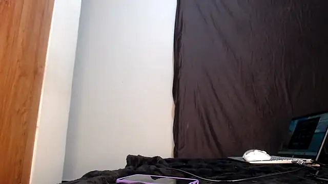 Snapshot of wetpussy_ebony chatting on 05.27.26 wetpussy ebony online show from 05.27.26