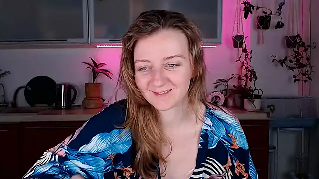 Snapshot of Elly_Helly chatting on 12.08.24 Elly Helly online show from 12.08.24