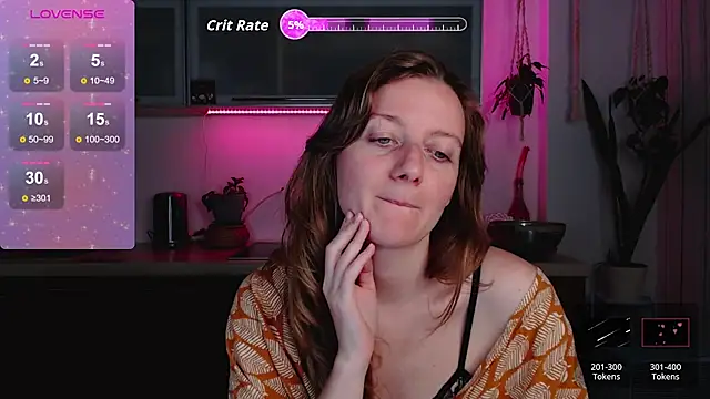 Snapshot of Elly_Helly chatting on 09.13.25 Elly Helly online show from 09.13.25