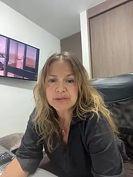 Leyna liu online show from 03.23.25