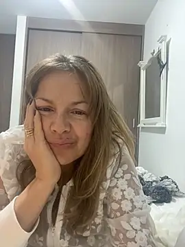 Leyna liu online show from 09.14.25