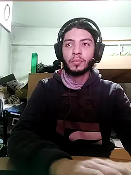 Snapshot of kleineid77 chatting on 02.25.25 kleineid77 online show from 02.25.25