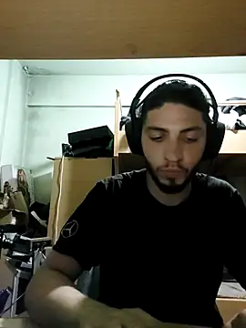 Snapshot of kleineid77 chatting on 07.29.26 kleineid77 online show from 07.29.26