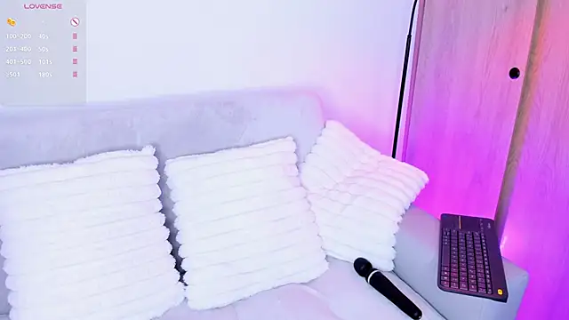 meow moon  online show from 10.27.25