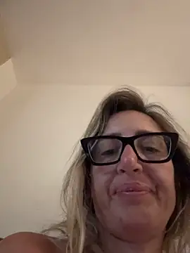 Snapshot of casalinga88 chatting on 09.17.25 casalinga88 online show from 09.17.25