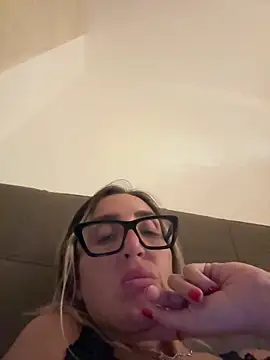 Snapshot of casalinga88 chatting on 09.19.25 casalinga88 online show from 09.19.25