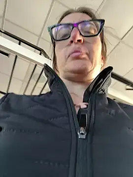 Snapshot of casalinga88 chatting on 11.19.25 casalinga88 online show from 11.19.25