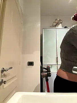 Snapshot of casalinga88 chatting on 11.19.25 casalinga88 online show from 11.19.25