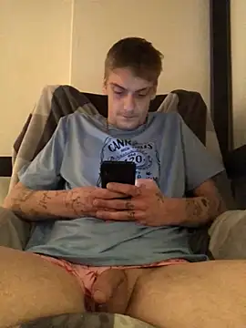 Snapshot of Simboxxx040 chatting on 01.08.25 Simboxxx040 online show from 01.08.25