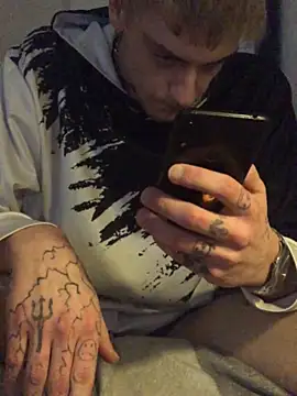 Snapshot of Simboxxx040 chatting on 01.13.25 Simboxxx040 online show from 01.13.25