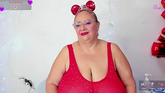 Snapshot of BBW_salome chatting on 04.23.26 BBW salome online show from 04.23.26