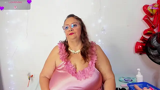 Snapshot of BBW_salome chatting on 04.30.26 BBW salome online show from 04.30.26
