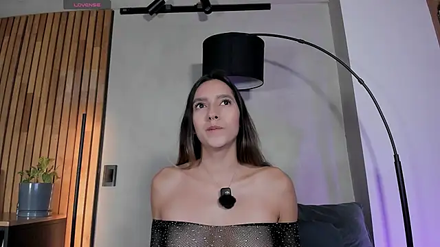 honeyhot69   online show from 09.18.25