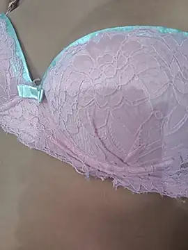 Snapshot of fernandasweet chatting on 03.17.25 fernandasweet online show from 03.17.25