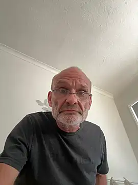Snapshot of ShyDave81 chatting on 07.12.26 ShyDave81 online show from 07.12.26