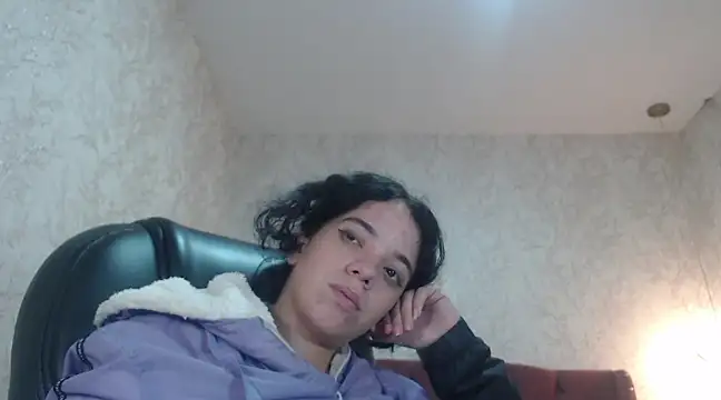 EmmaCowperr online show from 01.15.25