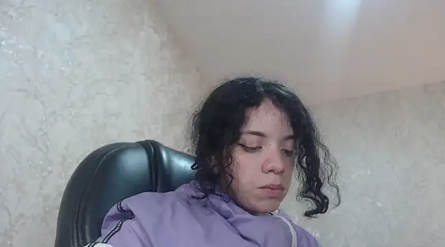 EmmaCowperr online show from 01.16.25