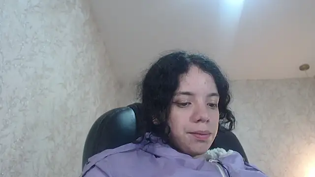 EmmaCowperr online show from 01.16.25